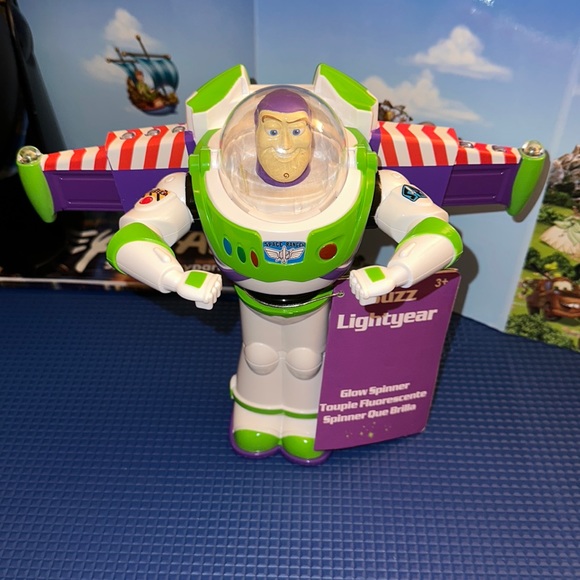 DISNEY PARKS EXCLUSIVE BUZZ LIGHTYEAR SPACE RANGER TALKING LIGHT UP SPINNER - Picture 3 of 9